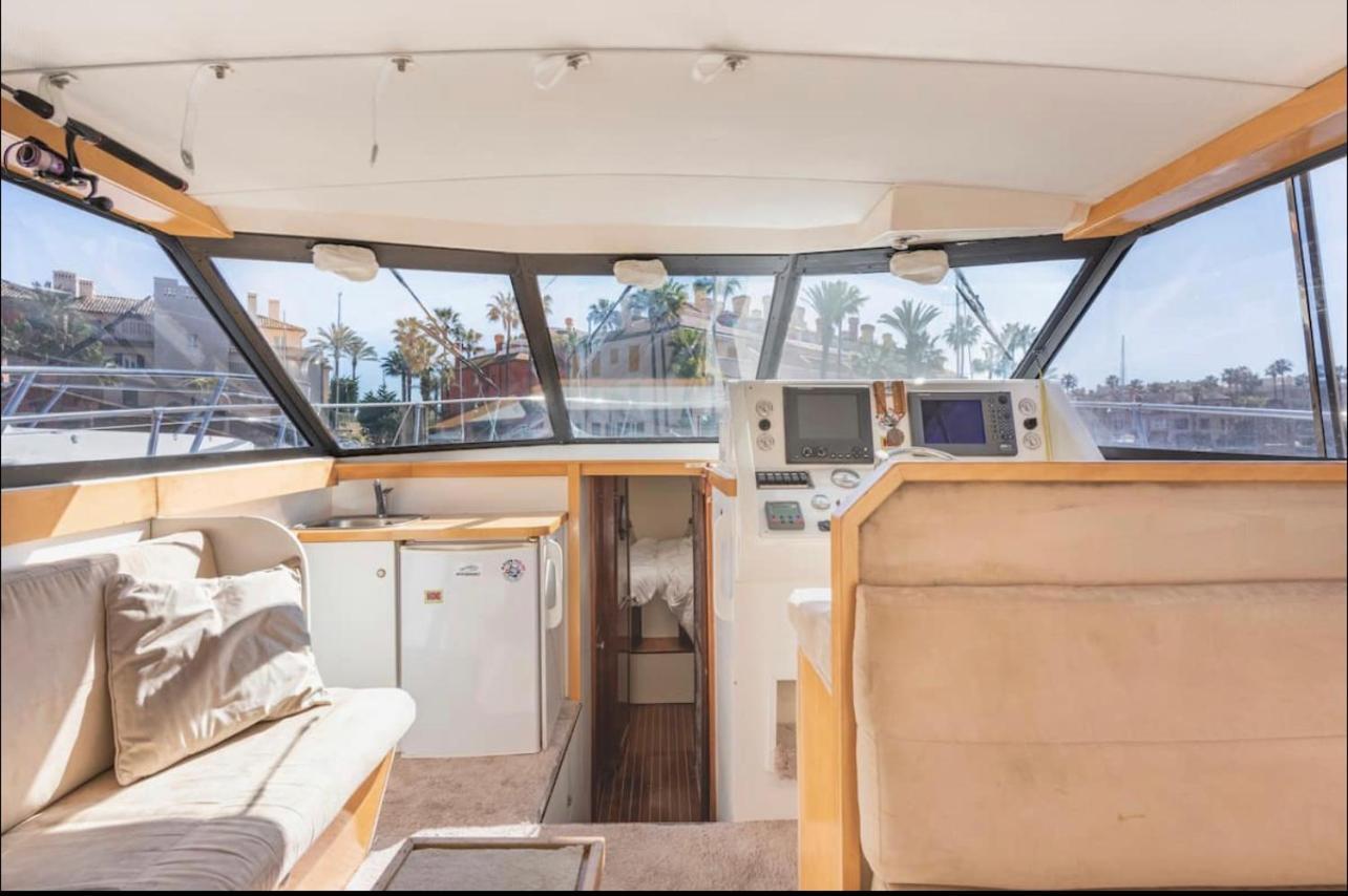 Barco Americano Sotogrande Torreguadiaro Exterior photo